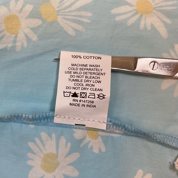 Simply Southern Dress Size S Powder Blue with Daisy Print V-neck Ruffled Skirt - Picture 3 of 14